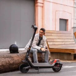 Segway Ninebot P100SE Electric Scooter -Scoot and Skate Haven SegwayP100SCropped 4