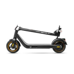 InMotion Air Pro Electric Scooter (EU Version) -Scoot and Skate Haven WEB EUInmotionAirPro 0U3A9893 Edit 2